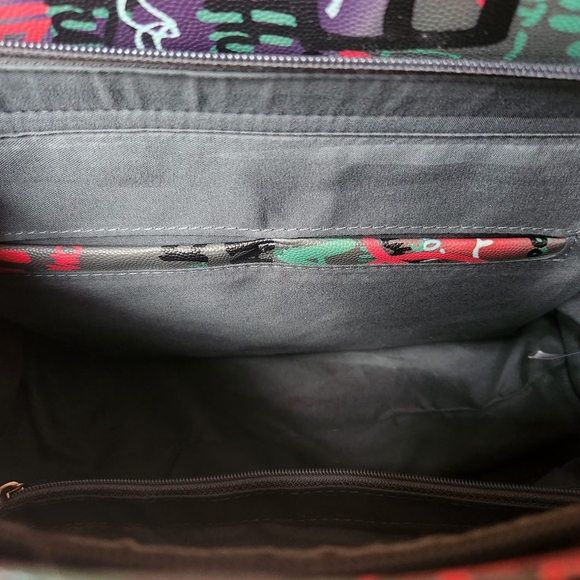 Graffiti "FREAKY" 2 way bag with crossbody strap - Picture 12 of 14